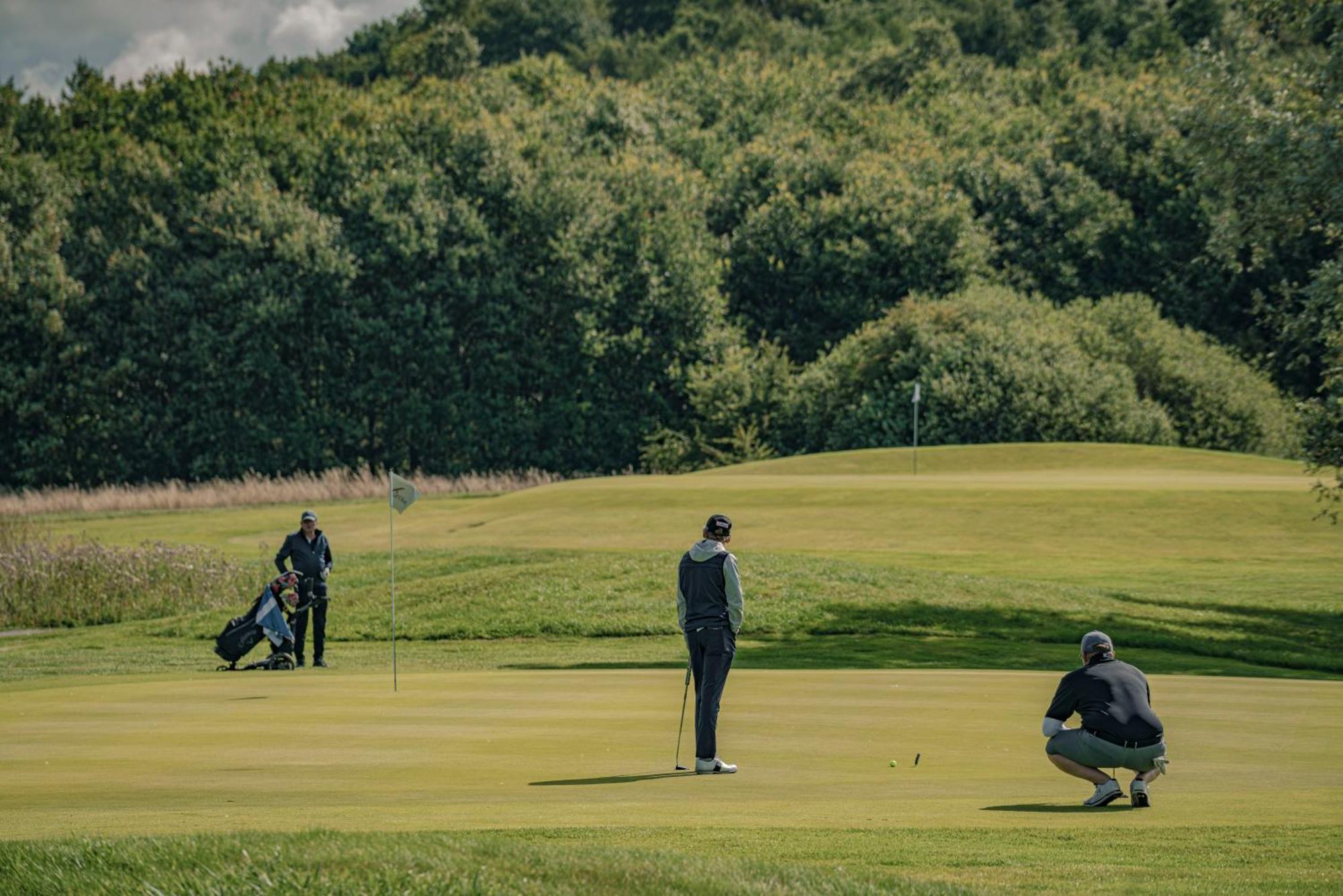 Tegelvillan Pa Golfbanan Oxie Buitenkant foto